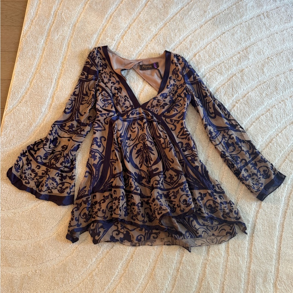 Size 4 Free People Boho Mini Dress with flowy sleeves